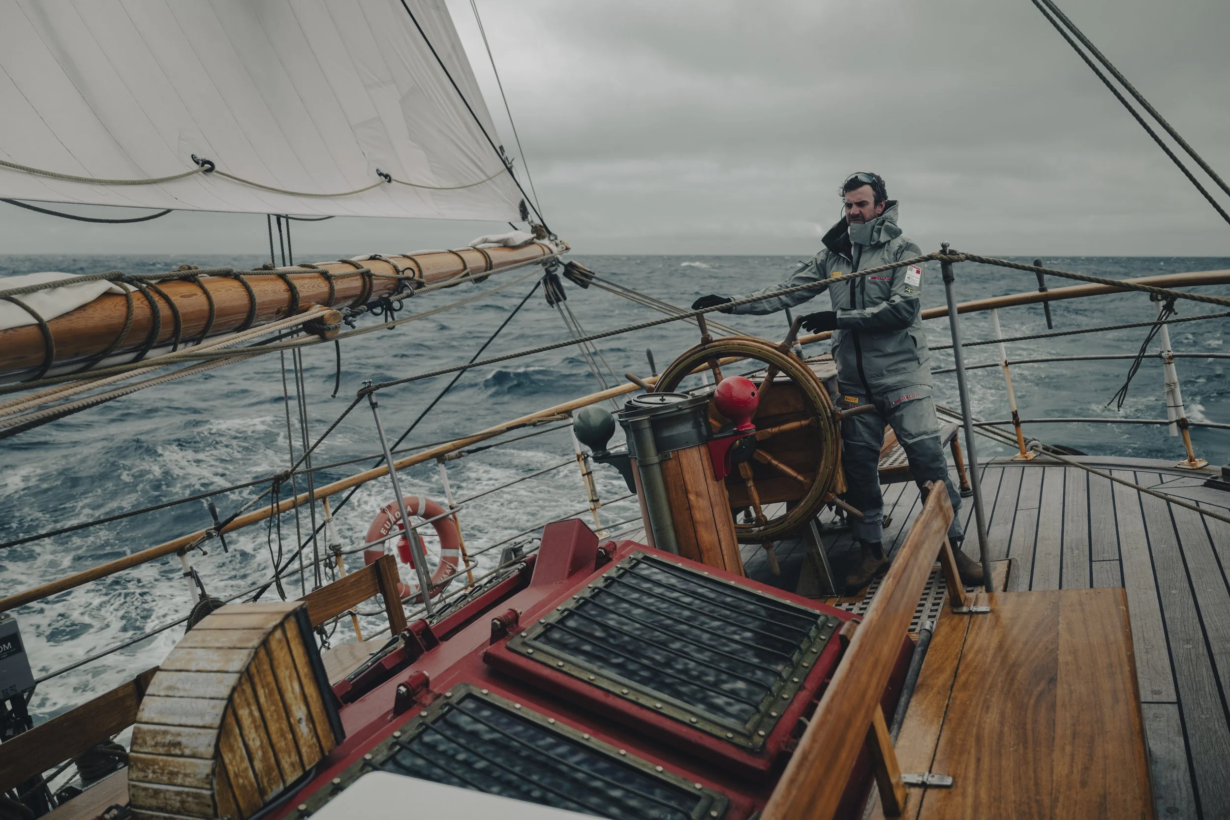 Niccol&ograve; Banfi sailing a tall ship through rough ocean with sails up